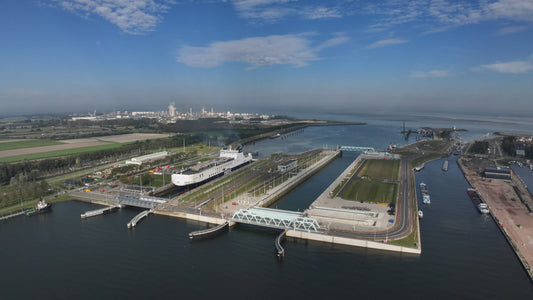 New Sealock Terneuzen – Coordinating a Complex International Protective Coating Specification